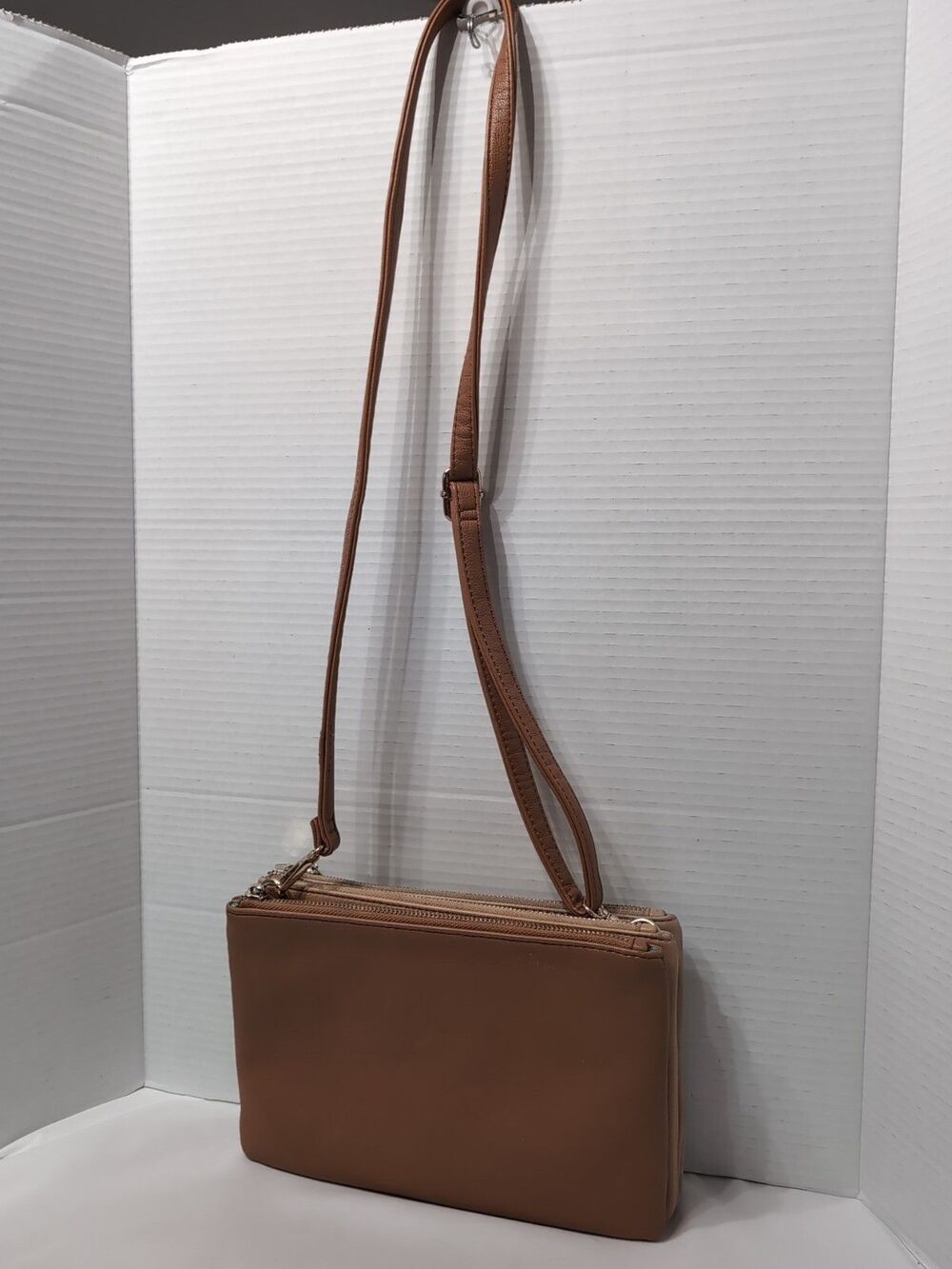 MOMINSIDE LEATHER CROSSBODY bag purse 3 zipper sections ombre Beautiful